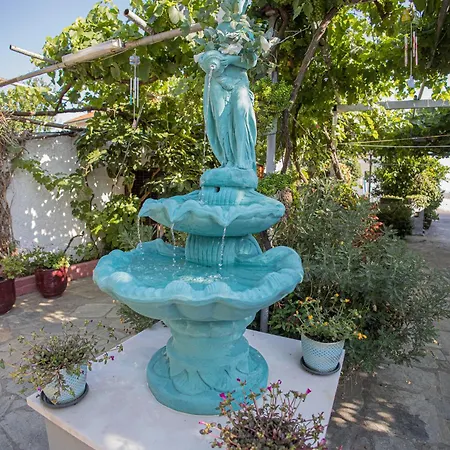 Gasthuis Gatzea Eden Garden 3*