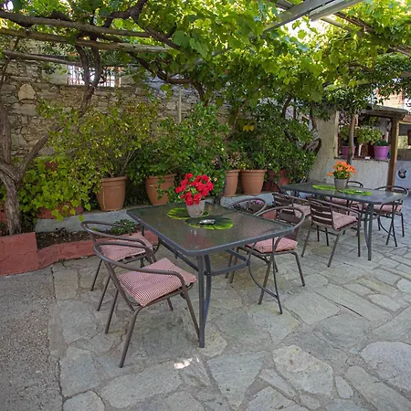 Guest house Gatzea Eden Garden Kato Gatzea