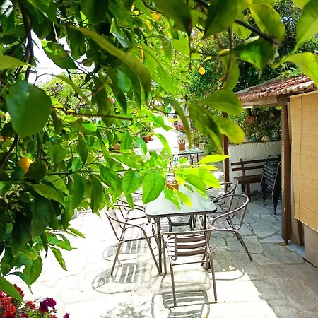 Guest house Gatzea Eden Garden Kato Gatzea