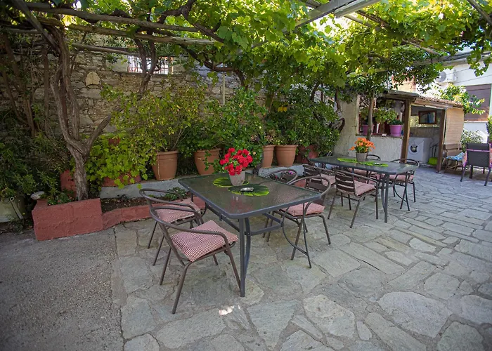 Guest house Gatzea Eden Garden Kato Gatzea