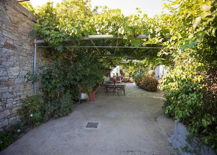 Gatzea Eden Garden Guest house